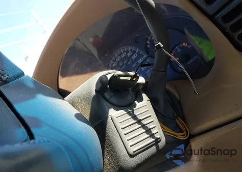 2002 Chevrolet Astro Upfitter z USA, uszkodzony, nr VIN 1GBDM19X22B130305